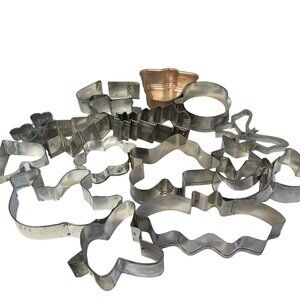 Celebrate It Metal Cookie Cutter‎ Baking Set getting pieces
